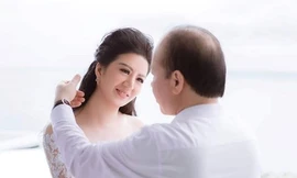 Đinh Hiền Anh từng gây tranh cãi khi nhận giải thưởng Bông hồng quyền lực 2019.