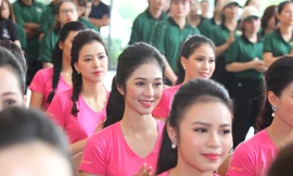 Thí sinh HHVN hưởng ứng lễ phát động 'Giữ cho biển xanh'