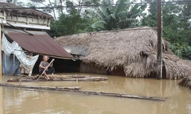 Khung cảnh tan hoang sau lũ lịch sử