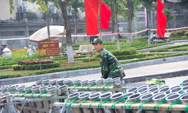 Ráo riết dựng trận địa pháo hoa cho đêm Giao thừa