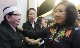 Hình ảnh đồng nghiệp, người hâm mộ tiễn đưa nghệ sĩ Thanh Tòng