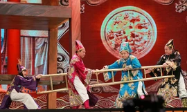 Nghệ sĩ Chí Trung được yêu thích với nhiều vai diễn trong chương trình Táo quân.