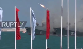 Chiến hạm Nga khoe sức mạnh trong Ngày Hải quân