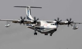 Thuỷ phi cơ lớn nhất thế giới AG600 của Trung Quốc lần đầu cất cánh