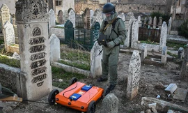 Công binh Nga cày xới từng mét đất Aleppo