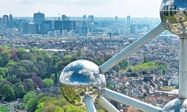 Viết những gì bạn biết và cơ hội đến thăm châu Âu