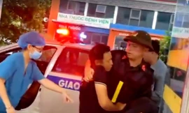 Cảnh sát ‘giải cứu’ tài xế đột quỵ trên cao tốc