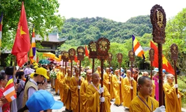 Hình ảnh xá lợi Phật về chùa Bái Đính