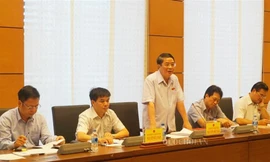 Đoàn giám sát của Uỷ ban Thường vụ Quốc hội đã có cuộc làm việc với Bộ Tài chính. Ảnh QH