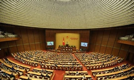 Quốc hội ra Nghị quyết, bế mạc kỳ họp thứ 8, Quốc hội khóa 14. Ảnh Như Ý