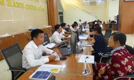 Cần phải xây dựng tiền lương tối thiểu của công chức hành chính ngang bằng với sức lao động và tương đương mức lương trong khu vực thị trường (Ảnh HM)