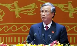 Thường trực Ban Bí thư Trần Quốc Vượng vừa ký kết luận của Bộ Chính trị về độ tuổi tái cử 