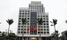 Cử tri hỏi, Bộ Nội vụ trả lời...lạc đề