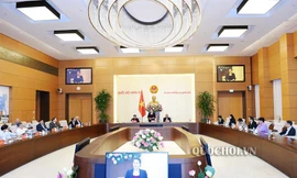 Đoàn kiểm tra của Bộ Chính trị và đoàn công tác làm việc với Đảng đoàn Quốc hội về kết quả kiểm tra việc thực kiện Nghị quyết Trung ương 4 Khóa XII, gắn với Chỉ thị số 5 của Bộ Chính trị.