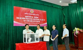 Lãnh đạo KTNN quyên góp ủng hộ người dân vùng mưa lũ sáng 11/8