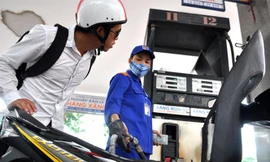 Thuế bảo vệ môi trường xăng dầu được đề nghị tăng kịch trần