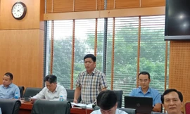 Lãnh đạo Vụ công chức – viên chức trao đổi với PV