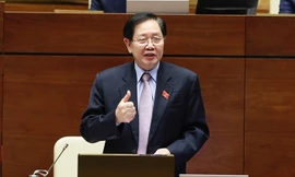 Bộ trưởng Lê Vĩnh Tân. 