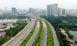 Đại lộ Thăng Long là một trong những tuyến đường huyết mạch của thủ đô đi qua huyện Hoài Đức