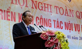 Phó Thủ tướng Thường trực Chính phủ Trương Hoà Bình phát biểu tại hội nghị