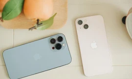 IPhone 13 xách tay giảm giá 'không phanh' sau khi hàng chính hãng lên kệ