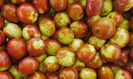 Thị trường ngày 3/11: Táo tàu tươi đắt gấp đôi táo Mỹ, TV 4K giảm giá tới 50%