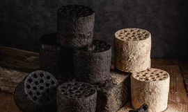 Đầu mùa nóng, sản phẩm làm mát đã giảm giá sâu, bánh mỳ than tổ ong hút khách