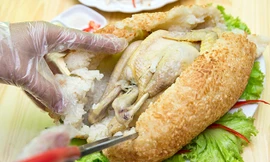 Thị trường ngày 30/12: Gà thải lên mâm thành đặc sản 'không lối thoát'