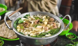 Săn lùng trứng gà song sinh, sốt rần rần lẩu đi máy bay ra Hà Nội vẫn còn bốc khói