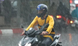 Đón mưa lớn, miền Bắc mát mẻ