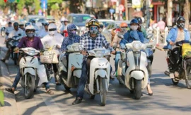 Miền Bắc mưa dông, miền Trung nắng nóng