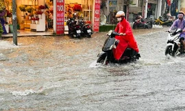 Miền Bắc mát mẻ trước khi đón đợt nắng nóng mới, miền Nam mưa lớn