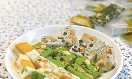 Thị trường ngày 15/1: Tour du lịch 'săn tuyết' cháy vé, kẹo 'handmade' làm quà Tết lên ngôi