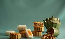Thị trường ảm đạm vì COVID-19, bánh trung thu cao cấp nhất Việt Nam vẫn giá tiền triệu