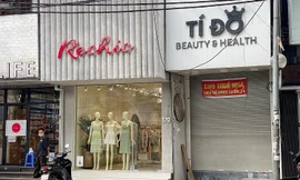 Cửa hàng thời trang Hà Nội sale 'sốc' vẫn chịu cảnh không bóng người