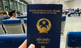 Lý do bạn không nên cười khi chụp ảnh hộ chiếu?