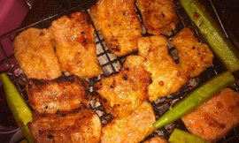 Lợn hơi rớt giá nhưng bộ phận này của con lợn đắt gấp 10 lần vẫn 'cháy hàng'