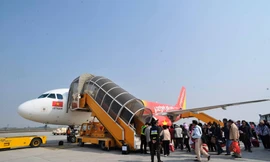 'Sốt' vé máy bay dịp nghỉ lễ 30/4 - 1/5, giá vé tăng mạnh