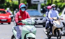 Hai ngày nắng nóng đỉnh điểm ở miền Bắc, miền Trung