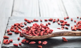 Loại hạt 'rẻ bèo' ở Việt Nam được báo Anh ví như 'kim cương đỏ'