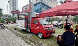 Thị trường 1/12: Sự thật gà ri 45.000đ/kg, ông lớn F&B bán hàng bằng xe tải lưu động