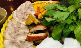 Nắng nóng nước giải khát đắt hàng, quán bún đậu Mạc Văn Khoa bị 'liên hoàn' đánh giá 1 sao