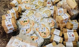 Pizza, mỳ Ý đông lạnh gây sốt tiktok được rao bán tràn lan trên mạng: Thật giả lẫn lộn