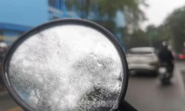 Bắc bộ chìm trong mưa phùn, sương mù; Nam bộ nắng nóng