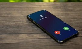 Tại sao chất lượng âm thanh của cuộc gọi truyền thống thấp hơn gọi qua Skype, Messenger?