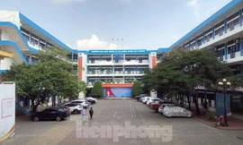 Trường THPT Hữu nghị Quốc tế trong khuôn viên Trường Đại học Quản lý và Công nghệ Hải Phòng.