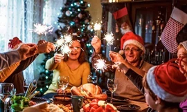 Vì sao cây thông Noel bị cấm ở lễ Giáng Sinh cho tới tận năm 1640?