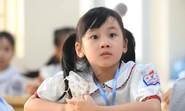 Cô giáo nói học sinh ‘cô bé đần’: Có nên bỏ điểm số, xếp loại?