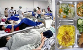 Phần ăn trưa 17/11 của học sinh Trường iSchool Nha Trang có món cánh gà (bên phải, dưới).