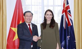 Chủ tịch Quốc hội Vương Đình Huệ hội kiến Thủ tướng New Zealand Jacinda Ardern. (Ảnh: Doãn Tấn/TTXVN)